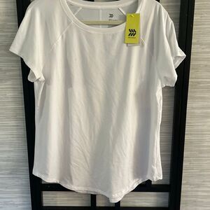 NWT All in motion white semi fit UV protectant short sleeve T-shirt size XL ￼